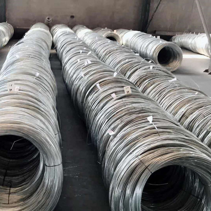 el indicador 16/18 galvanizó el alambre de acero que el cinc sumergido caliente cubrió SAE1006 6m m A53 0